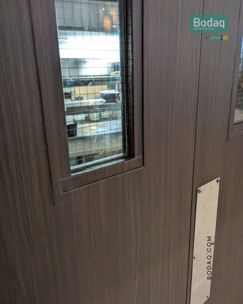 SPW48 Dark Walnut: Hotel Door