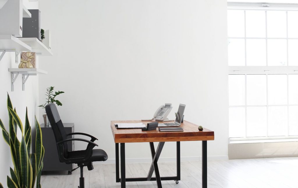 Small office design ideas: go for minimalism