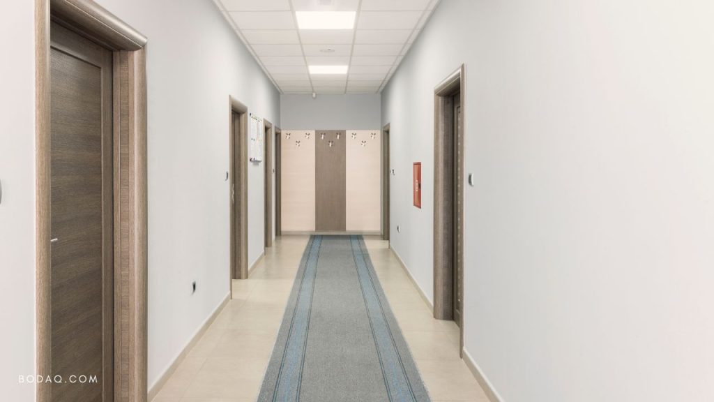 Choosing the best colors for hallway