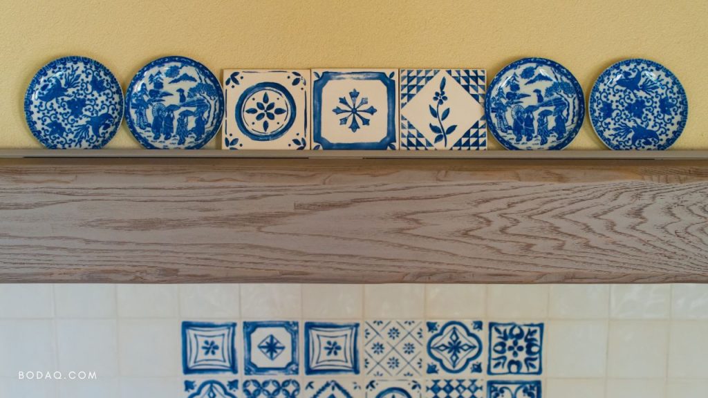 Simple kitchen wall decor ideas: create a plate wall